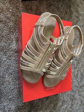 AEROSOLES Tan Strappy Sandals with Gold Zipper Detail